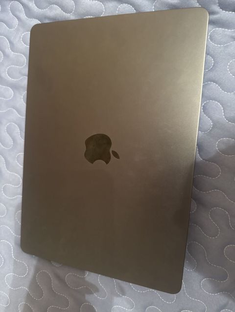 Apple MacBook Air 13" (M3, 2024) - Çip: Apple M3 - Operativ yaddaş: 8 — Bakı