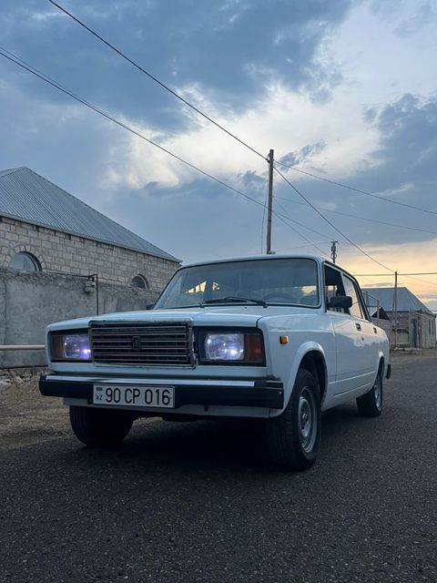 Lada (VAZ) 2107, 1.6 L, 2008 il, 15 000 km — Salyan