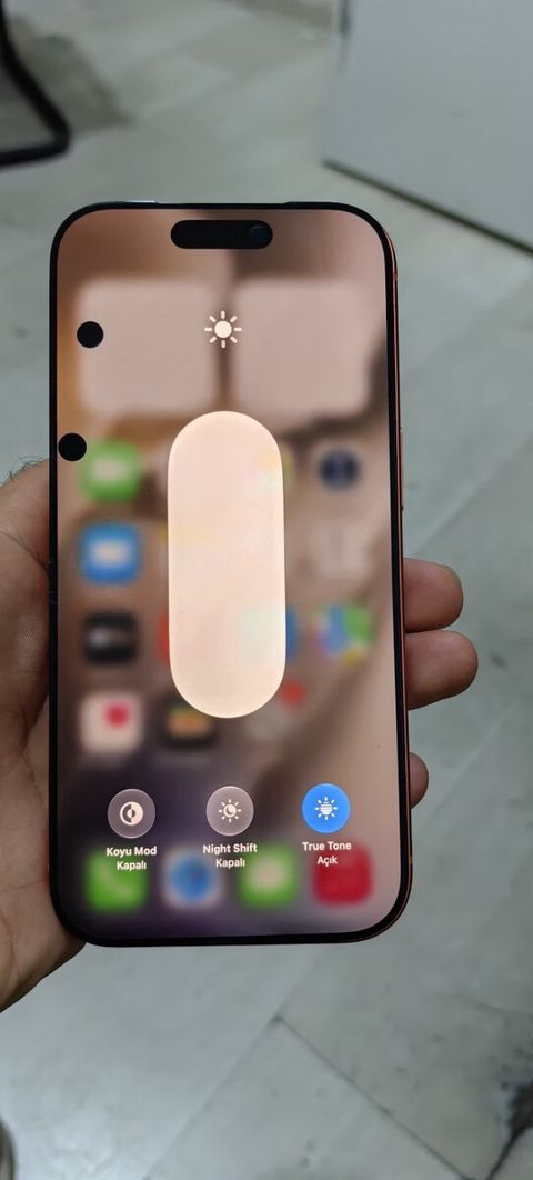 Apple iPhone 17 Pro ekranı — Bakı
