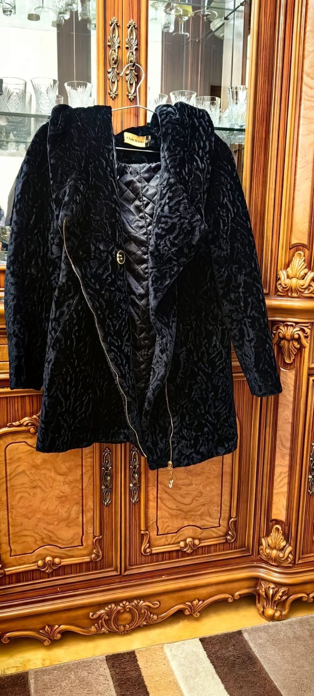 Qadın qış palto/şuba – Club Riona - Rəng: qara - Material: qıvrım — Şəxsi əşyalar, Bakı (4)