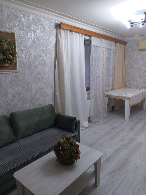 2-otaqlı mənzil kirayə verilir, Bünyad Sərdarov küç.6/3 85 m² — Bakı