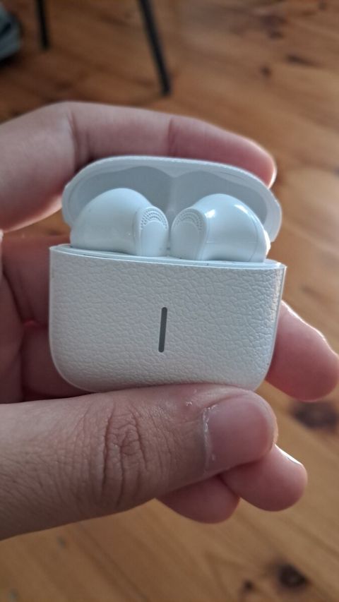 J18 TWS — Bakı