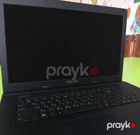 Model: ASUS X75A (17.3 düym böyük ekranlı modeldir)Vəziyyəti: Ekranı — Quba