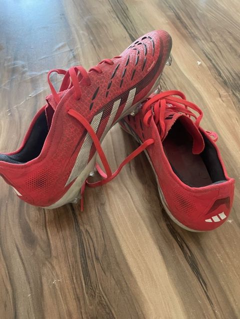 Məhsul: Futbol butsası – Adidas Predator (kramponlu) - Model: Adidas — Bakı