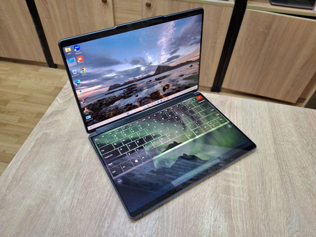 Lenovo Yoga Book 9 Ultra 7 32GB RAM 2x 2.8K — Elektronika, Bakı (11)