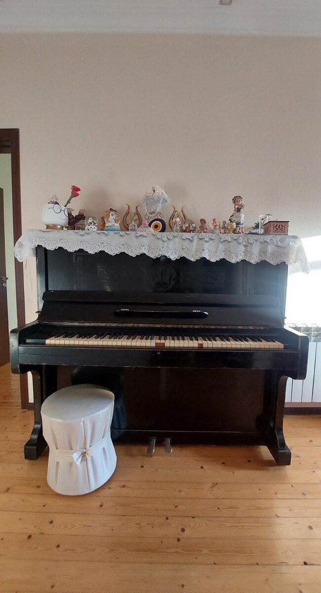 Piano — Musiqiə alətləri, Bakı