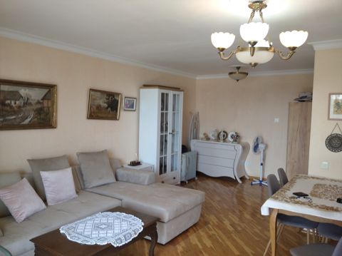2-otaqlı mənzil, Neftçilər m., 70 m² — Bakı