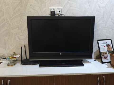 LG 32LC4R – 32 düymlük LCD televizor Texniki məlumat: - Model: LG
