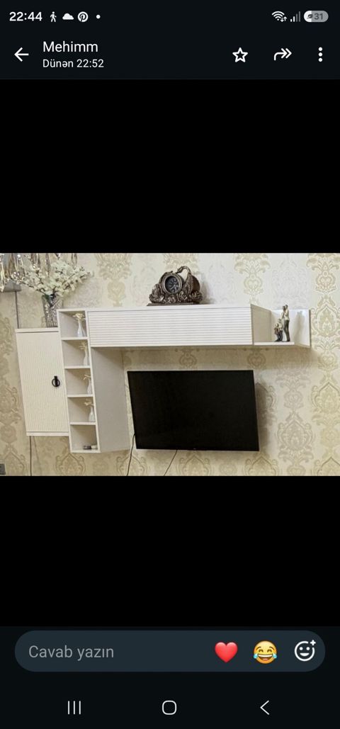 Divar üçün TV modulu və rəf sistemi - Rəng: ağ, xətli dekor panel — Bakı
