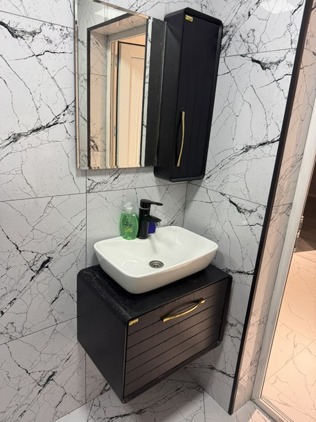 Hamam üçün asma mebel dəsti 2 si 100 azn Tərkib: - Kvadrat formalı — Mallar, Digah (7)