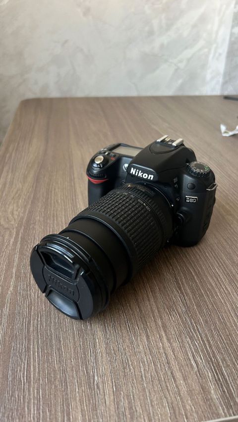Nikon D80 Dslr fotoaparat + zoom obyektiv - Korpus: Nikon D80 (üst — Bakı