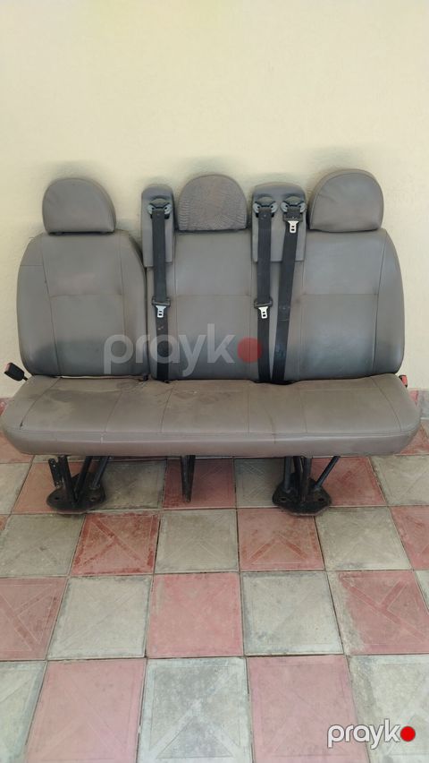 3 nəfərlik mikroavtobus arxa oturacağı - Material: boz rəngli süni