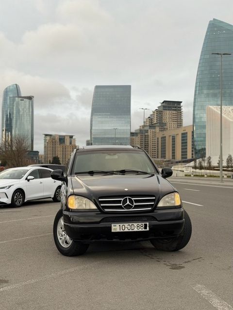 Mercedes ML 320, 3.2 L, 2000 il, 300 000 km — Bakı