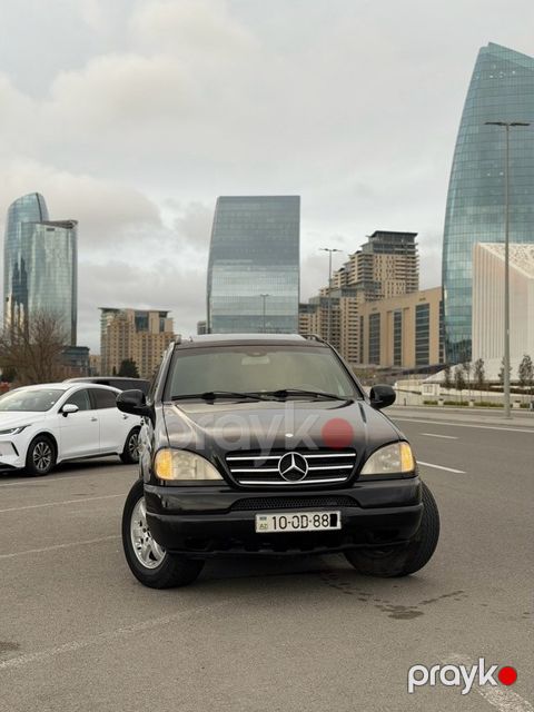 Mercedes ML 320, 3.2 L, 2000 il, 300 000 km