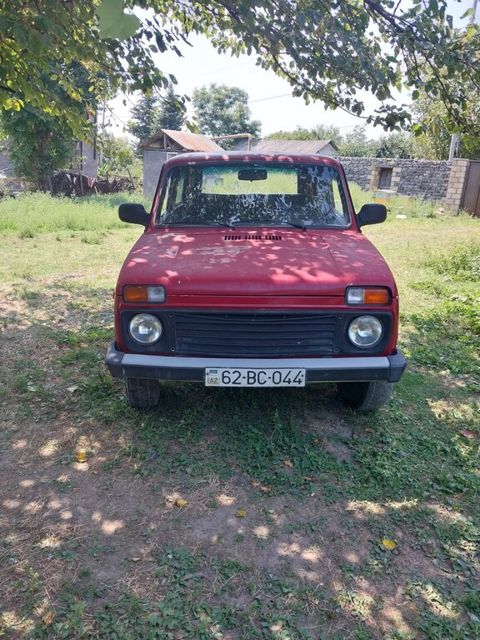 Lada (VAZ) Niva, 1.6 L, 1981 il, 199 998 km — Zaqatala