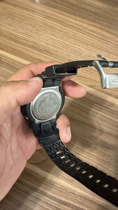Casio G-Shock qol saatı - Brend/model: Casio G‑Shock (orijinal), arxa — Bakı