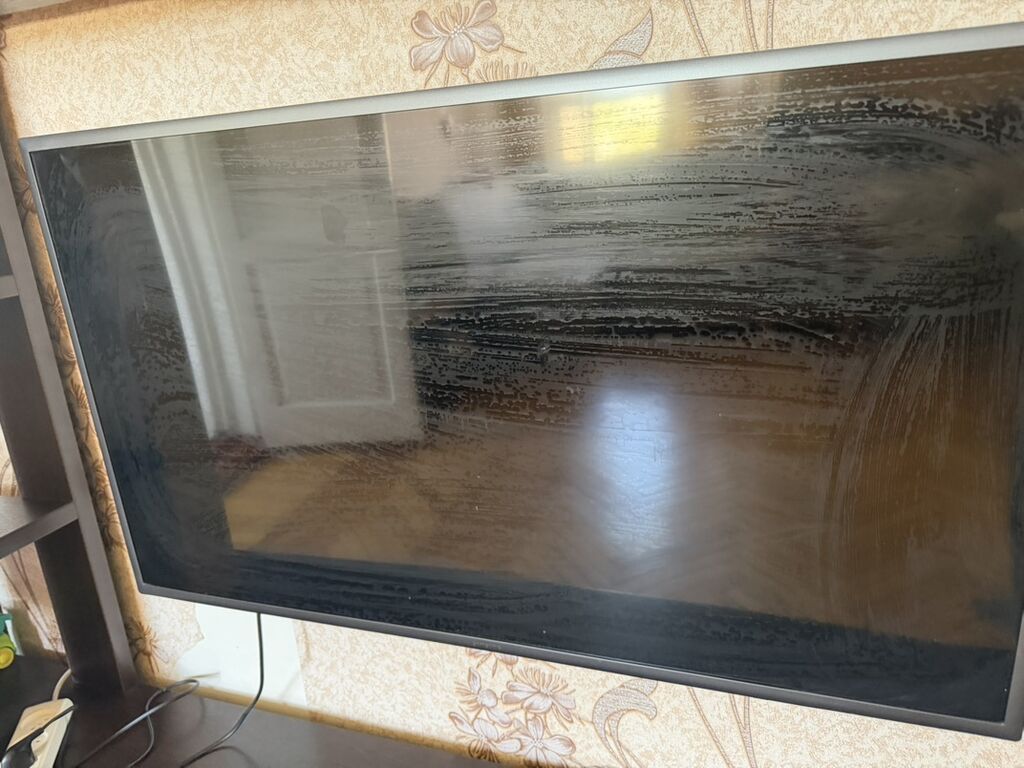 Samsung tv internete cixisi var netflix ve youtube cixis var pultu — Televizorlar, Bakı
