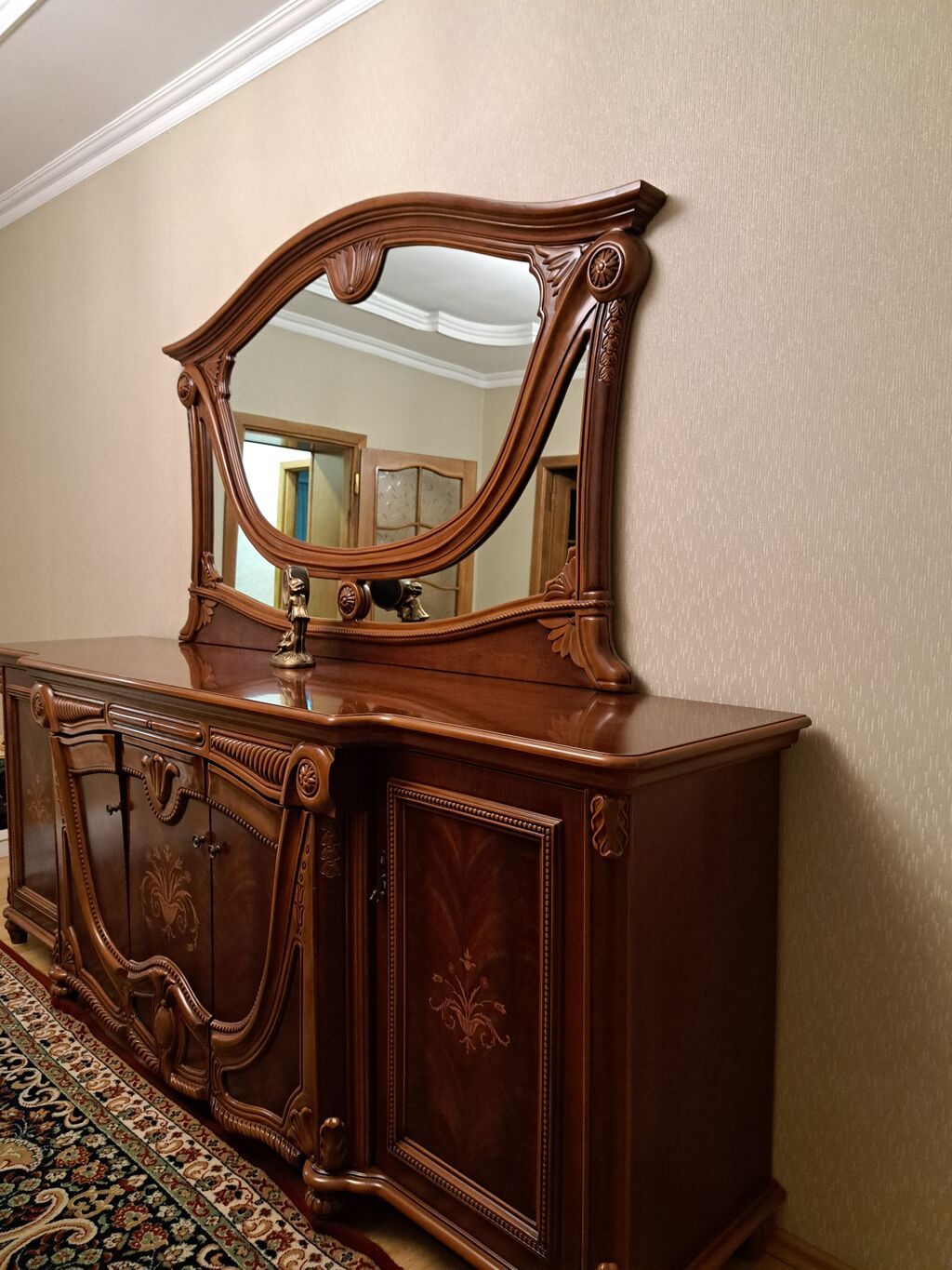 Yeni, Güzgülü — Mebel, Bakı (2)