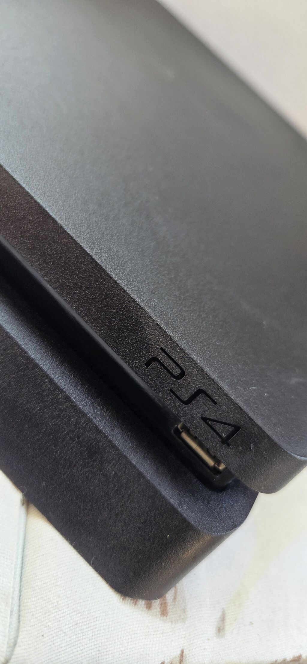 PlayStation 4 (PS4) Slim komplekt - Konsol: PS4 Slim, qara rəng — Elektronika, Bakı (8)