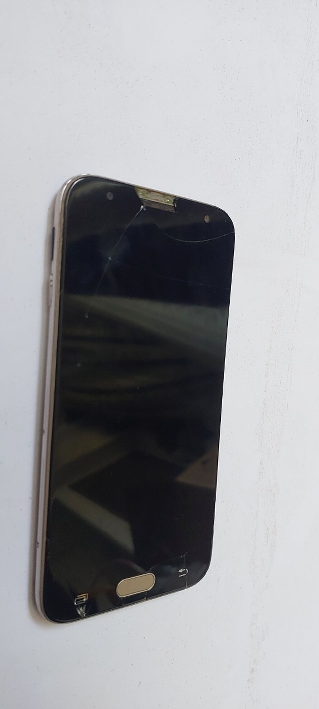 Samsung Galaxy J3 2017, 16 GB, rəng - Qara, Qırıq — Samsung, Bakı (2)