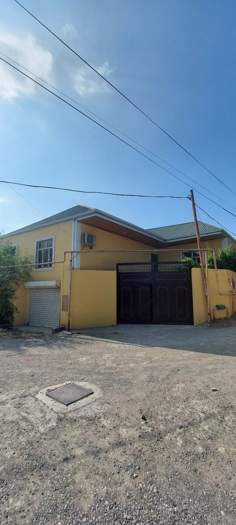 Həyət evi, Binəqədi qəs — Bakı