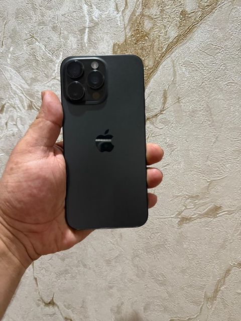 IPhone 15 Pro, 256 GB, Black Titanium, Simsiz şarj — Bakı