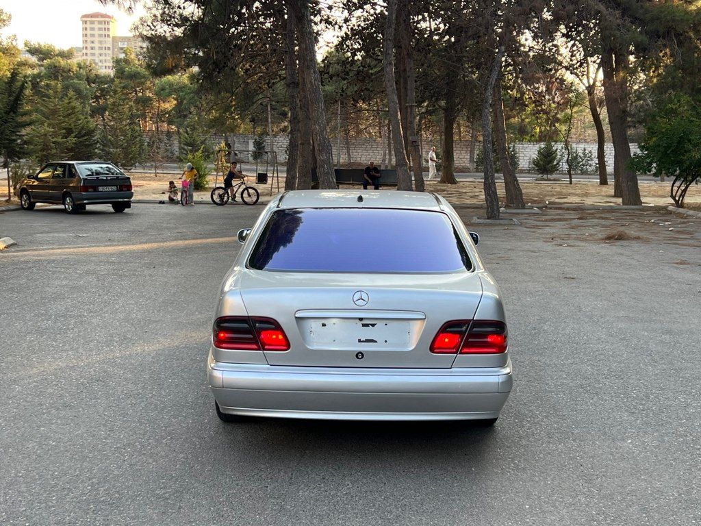 Mercedes E 220, 2.2 L, 2001 il, 590 000 km — Avtomobillər, Bakı (8)