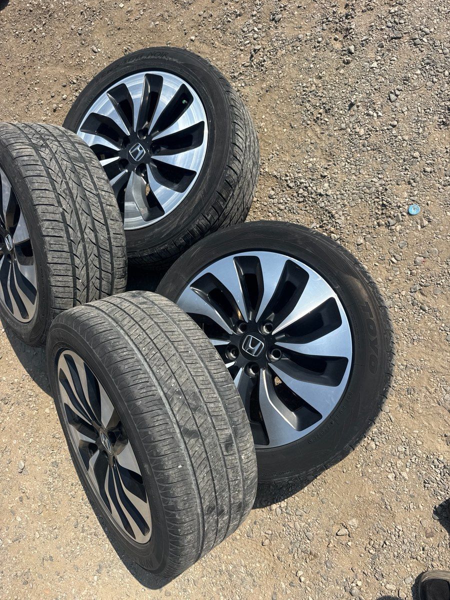 Honda təkərləri R17 — Ehtiyat hissələri və aksesuarlar, Bakı (2)