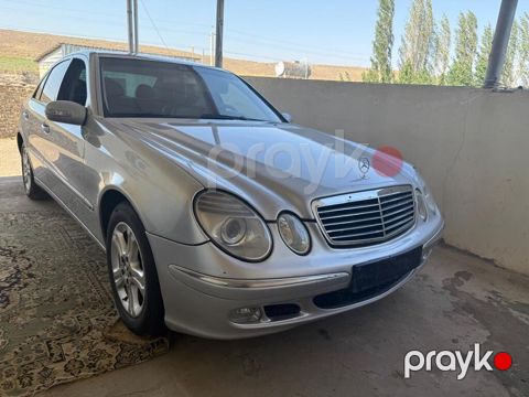 Mercedes-Benz E 200: 2 l 2004 il Sedan — Bakı