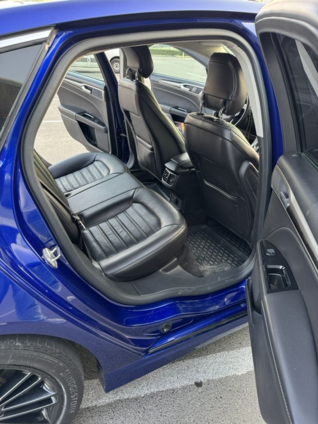 Ford Fusion sedan – mavi rəng, 4 qapı, ön və arxa park yerlərində — Avto, Bakı (8)