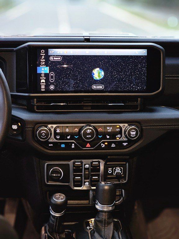 Jeep Wrangler, 2.0 L, 17.3 kWh, 2025 il, 12 900 km — Avtomobillər, Bakı (3)
