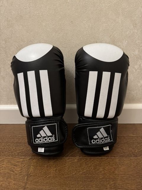 Məhsul: Adidas boks əlcəkləri(TƏZƏ İştənilmiyib - Model — Bakı