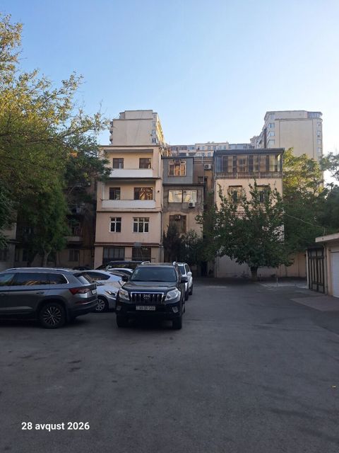 3-otaqlı mənzil kirayə verilir, Əliəşrəf Əlizadə küç., 100 m² — Bakı