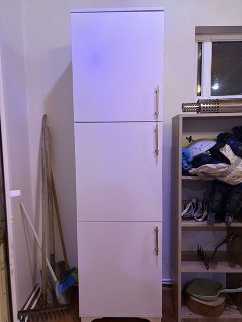 Ağ rəngli üç qapılı şkaf - Material: laminat/MDFlam tipli ağ korpus — Bakı
