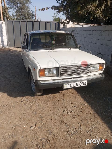 VAZ (Lada) 2107: 1.6 l 2003 il 26974 km Sedan