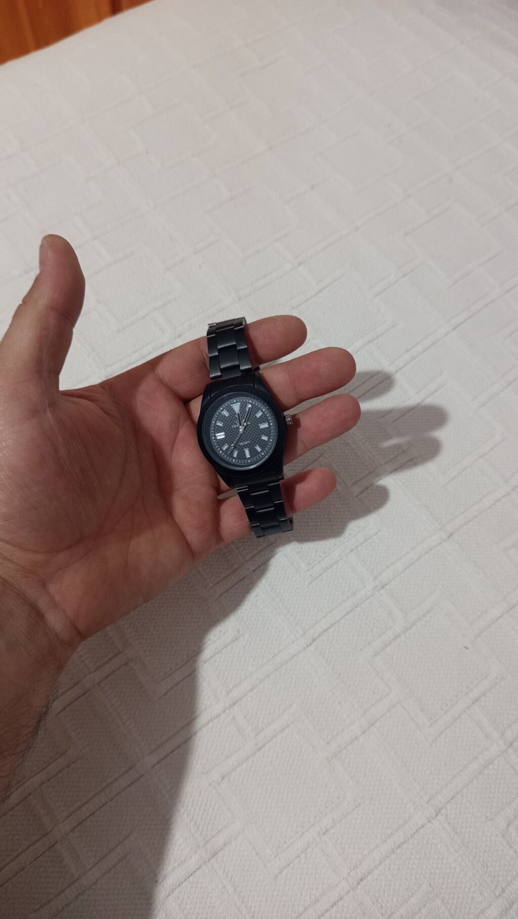 Taxmiram Satiram Isdiyen Buyursun Mat Reng Yevro Zamok Cizigsiz — Qol saatları, Bakı