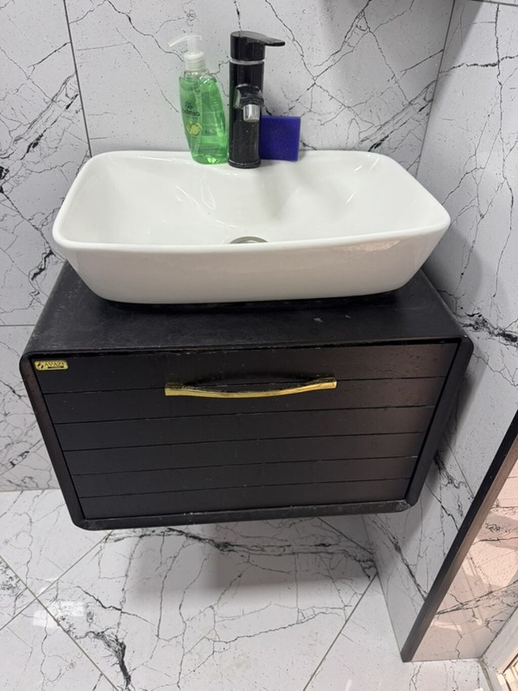 Hamam üçün asma mebel dəsti 2 si 100 azn Tərkib: - Kvadrat formalı — Mallar, Digah (5)