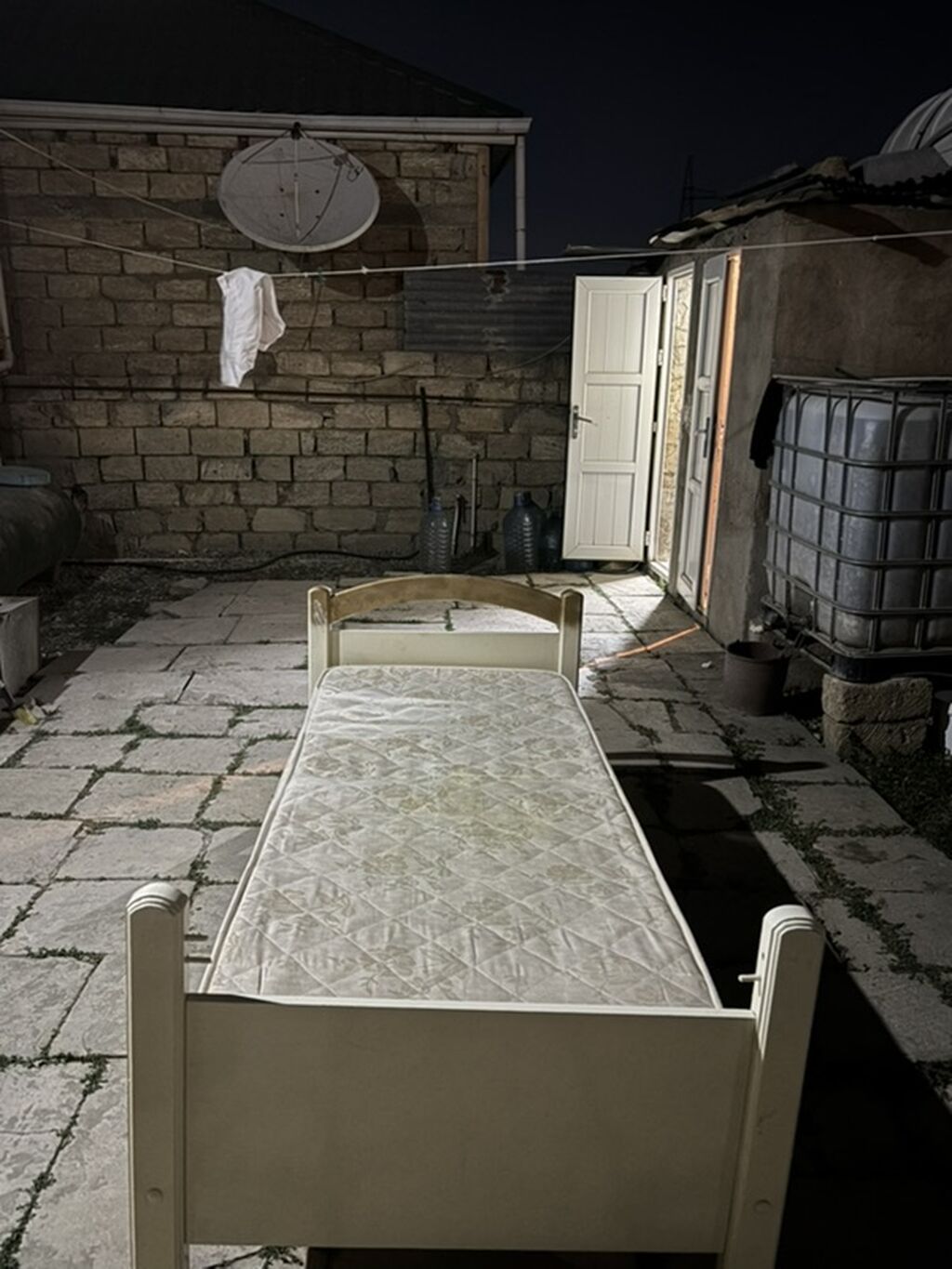 İşlənmiş, Təknəfərlik çarpayı, Bazasız, Matras ilə, Siyirməsiz — Mebel, Güzdək (3)