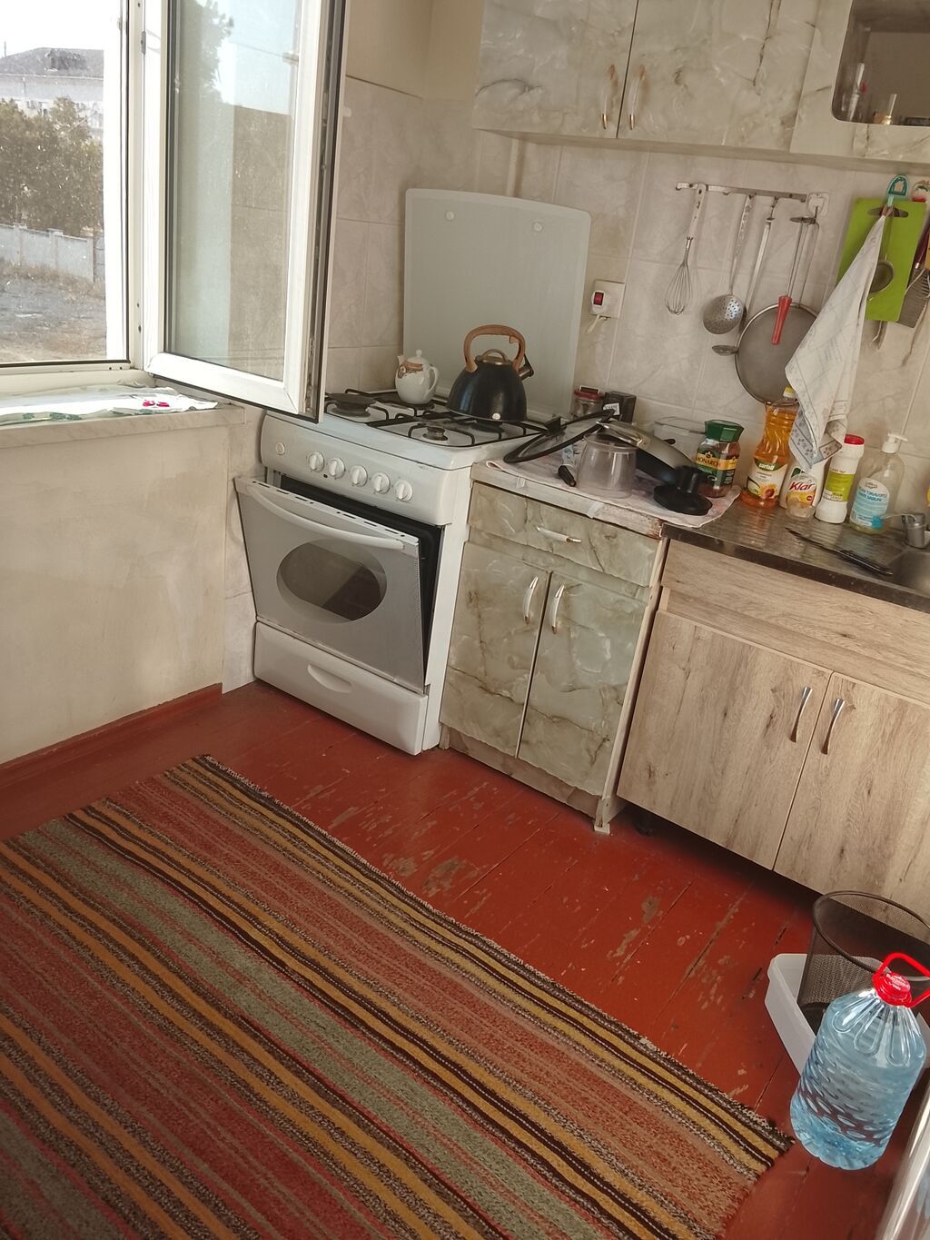 Otaqlar: İşıqlı yataq otağı (2 çarpayı), pərdə və xalça ilə — Daşınmaz əmlak, Digah (3)