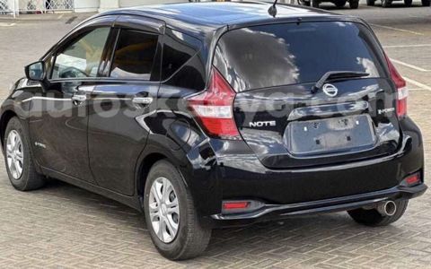 Nissan Note e-POWER, qara rəng, hetçbek gövdə. Hazir lizingdedi 31 ay — Masazır