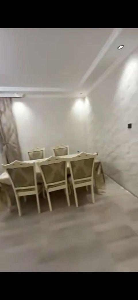 Qonaq otağı üçün, Yeni, 8 stul — Bakı