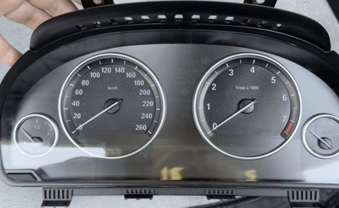 Model: BMW X5 F15 üzerindan çıxarılıb. - Ölçü vahidi: km/h — Bakı