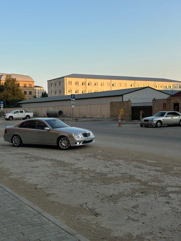 Mercedes E 320, 3.2 L, 2003 il, 286 000 km — Avtomobillər, Bakı (3)