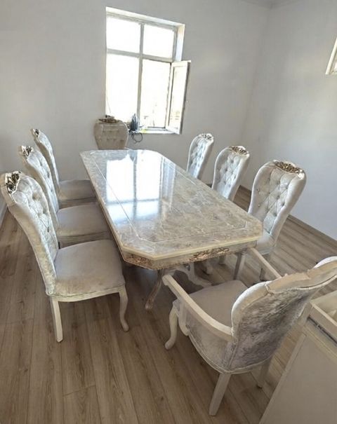 Qonaq otağı üçün, İşlənmiş, Açılmayan, Dördbucaq masa, 8 stul — Bakı