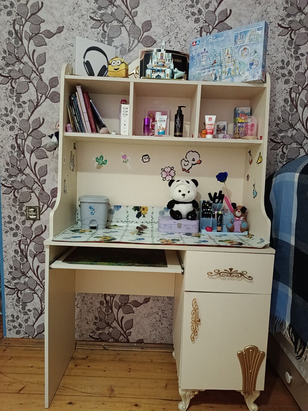 Uşaq/yeniyetmə otağı üçün klassik üslubda mebel dəsti Tərkibi — Mebel, Digah (4)