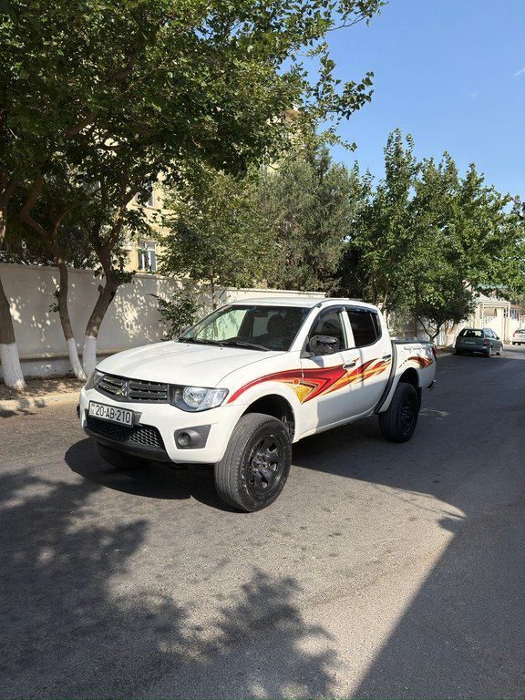 Mitsubishi L200, 2.5 L, 2015 il, 348 000 km — Avtomobillər, Bakı (2)