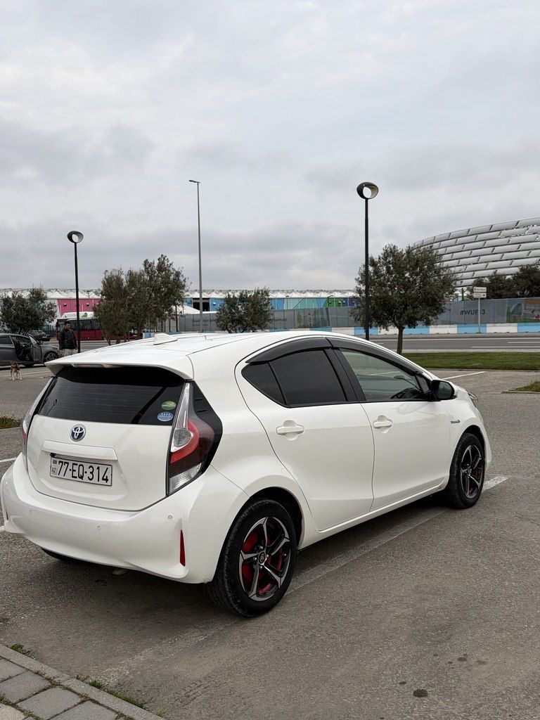 Toyota Aqua, 1.5 L, 0.87 kWh, 2019 il, 140 000 km — Avtomobillər, Bakı (3)