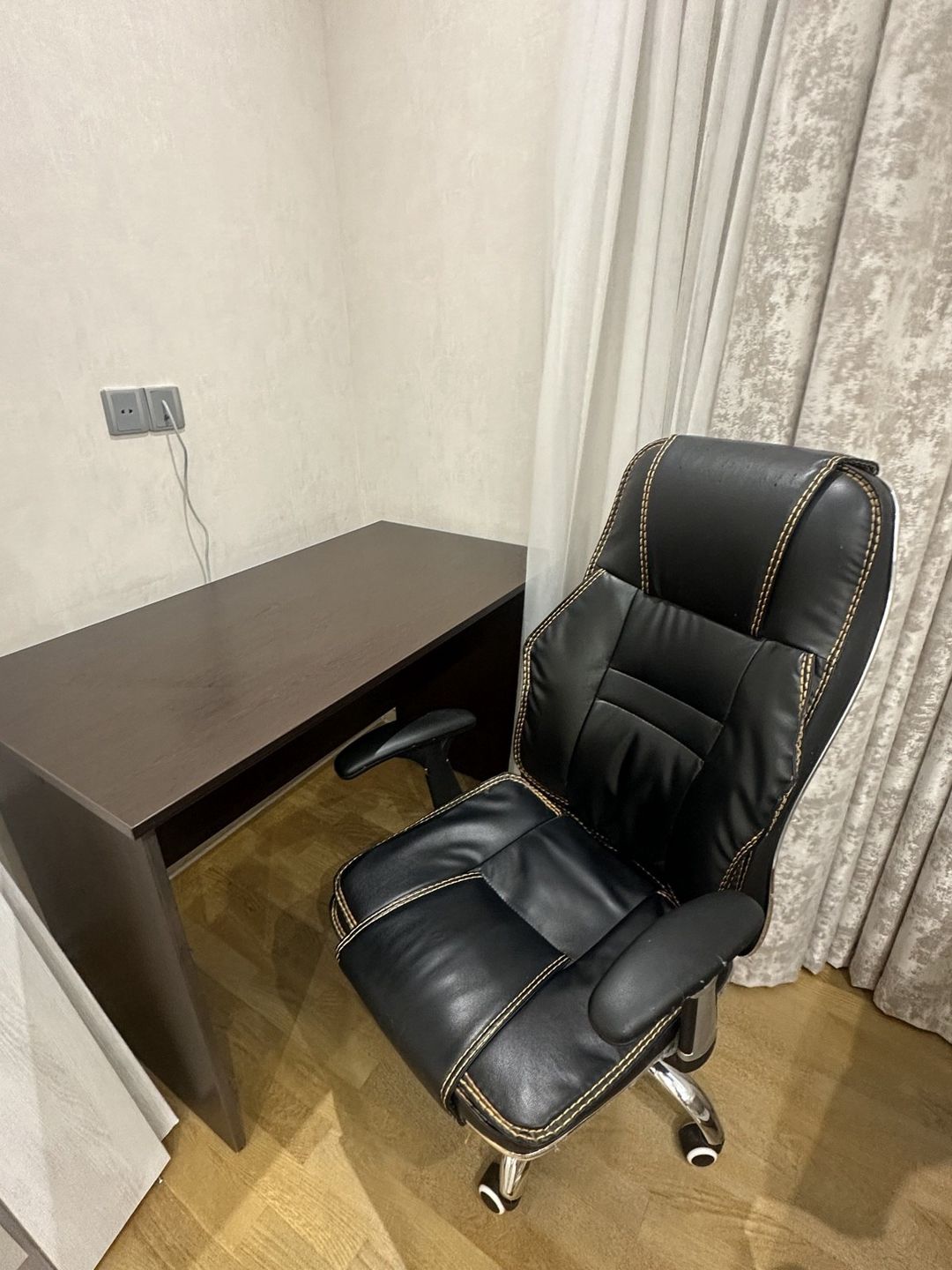 İş masası və kreslo — Mallar, Bakı (2)