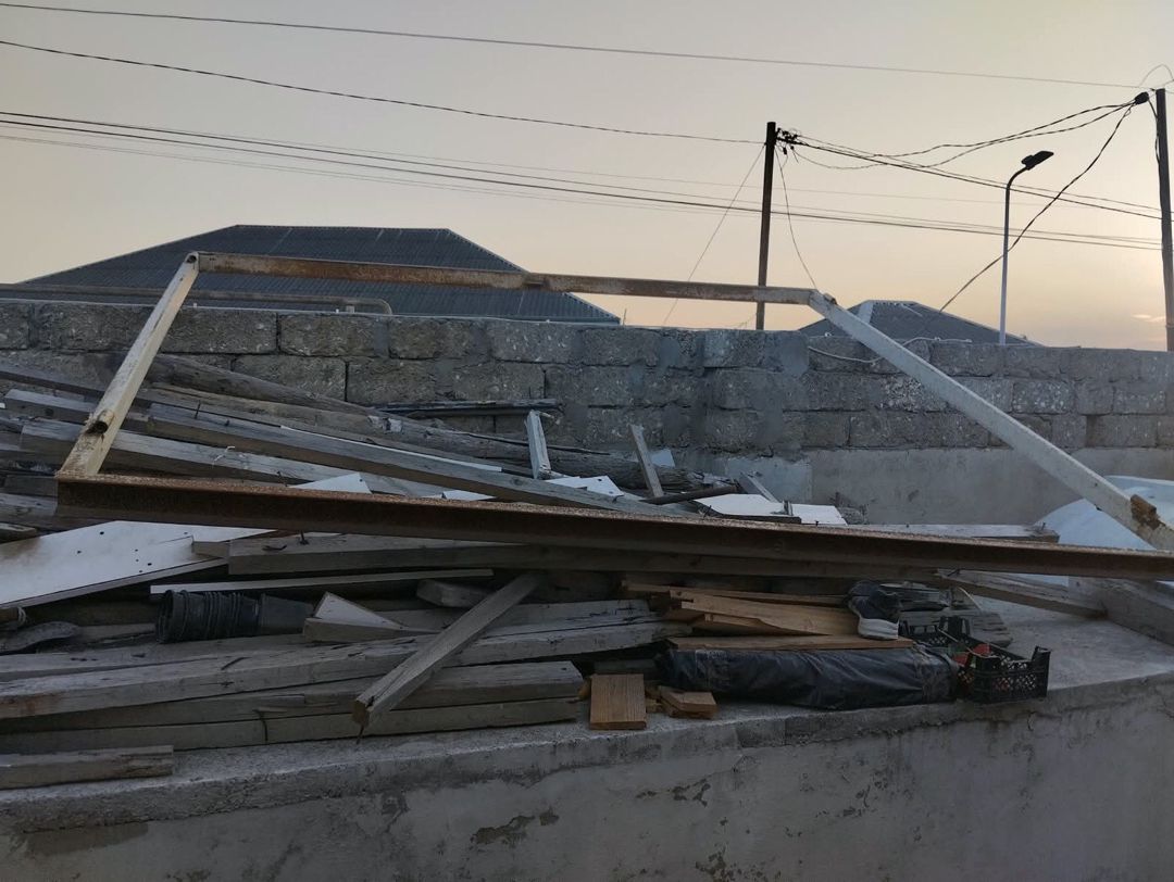 Darvaza və qapı — Təmir və inşaat, Bakı (3)