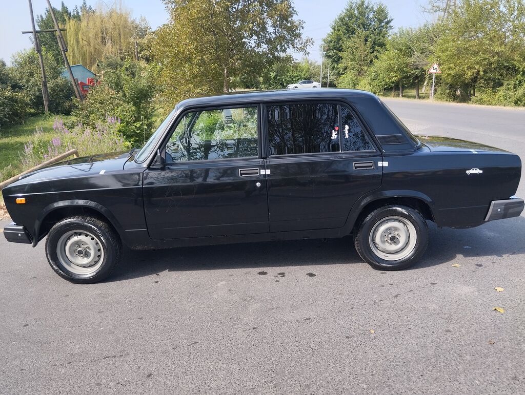 VAZ 2107 sedan – qara rəng, 4 qapı, arxa ötürücülü. Xüsusiyyətlər və — Avto, Qax (8)
